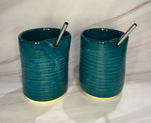 Load image into Gallery viewer, Straw Tumbler- Turquoise
