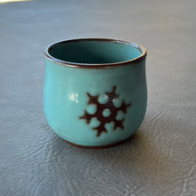 Load image into Gallery viewer, Wine Tumbler - Spruce Snowflake
